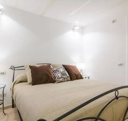 Stunning 2 Bedroom Apartment Milan